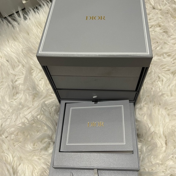 GEM DIOR: 27 mm (1”), Steel, Mother-of-Pearl and Diamonds - Picture 11 of 11